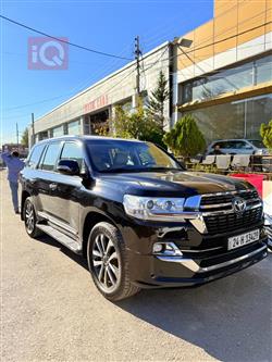 تۆیۆتا لاند کروزەر